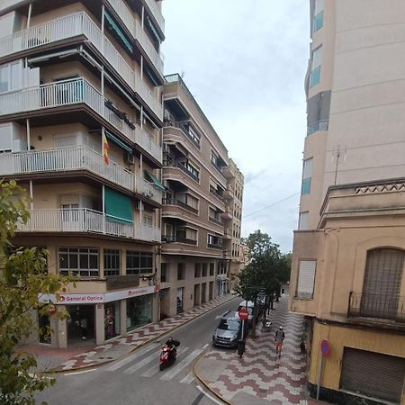 Pet Friendly - Apartamento Centrico Y Cerca De La Playa سانتا بولا المظهر الخارجي الصورة