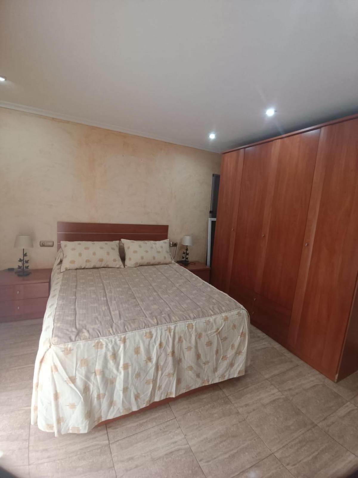 Pet Friendly - Apartamento Centrico Y Cerca De La Playa سانتا بولا المظهر الخارجي الصورة