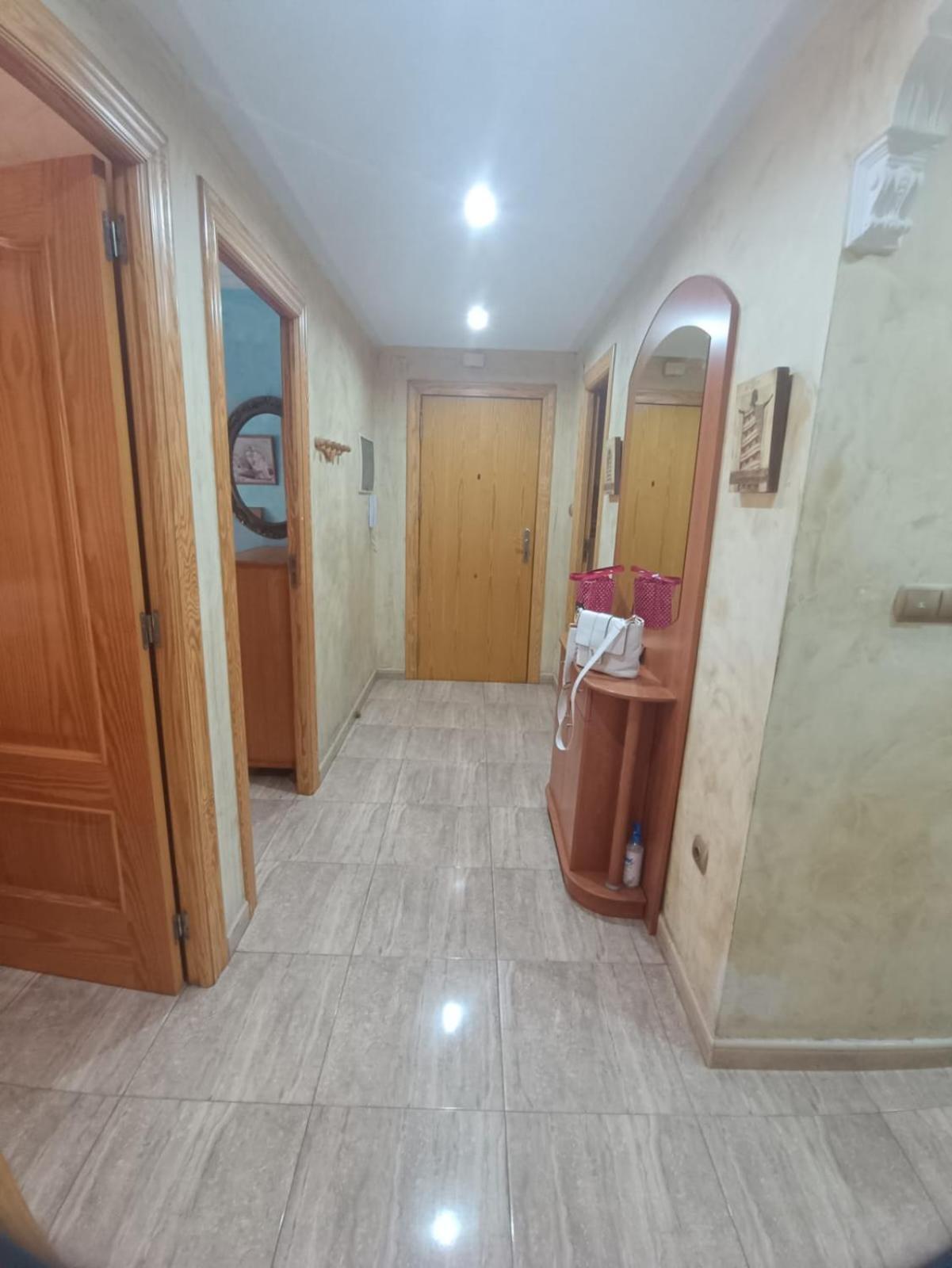 Pet Friendly - Apartamento Centrico Y Cerca De La Playa سانتا بولا المظهر الخارجي الصورة