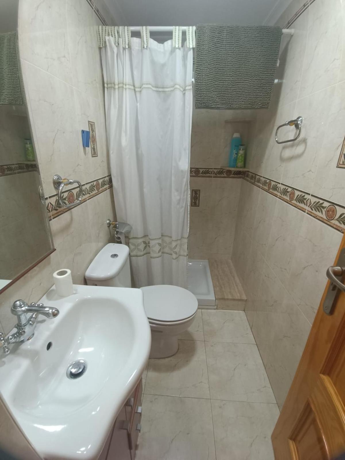 Pet Friendly - Apartamento Centrico Y Cerca De La Playa سانتا بولا المظهر الخارجي الصورة
