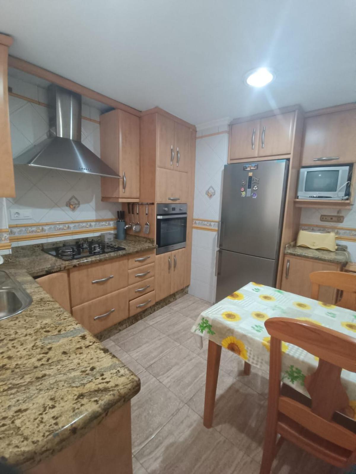 Pet Friendly - Apartamento Centrico Y Cerca De La Playa سانتا بولا المظهر الخارجي الصورة