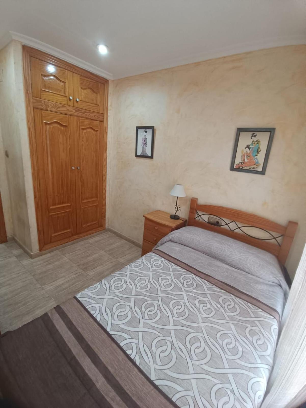 Pet Friendly - Apartamento Centrico Y Cerca De La Playa سانتا بولا المظهر الخارجي الصورة