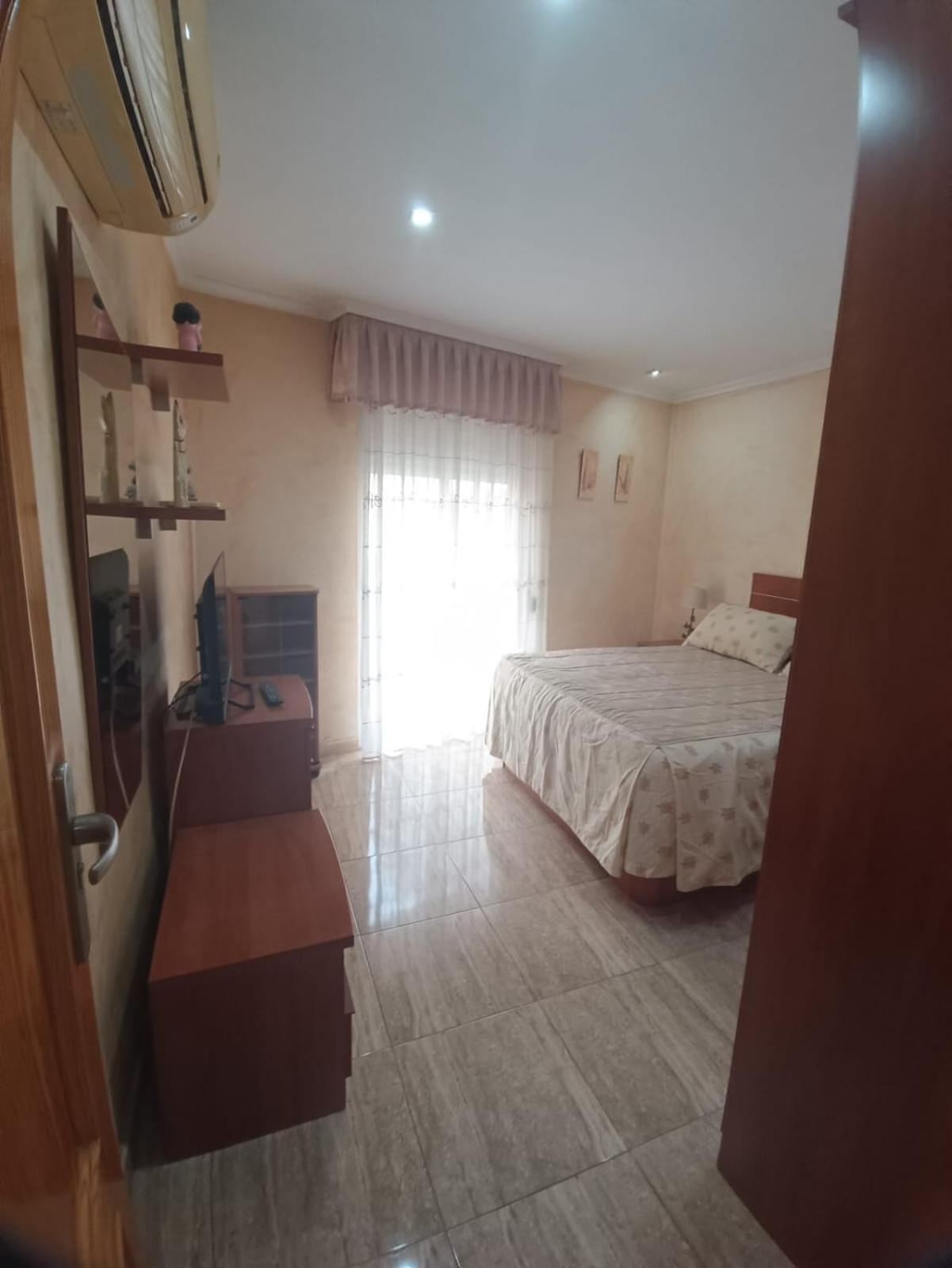 Pet Friendly - Apartamento Centrico Y Cerca De La Playa سانتا بولا المظهر الخارجي الصورة