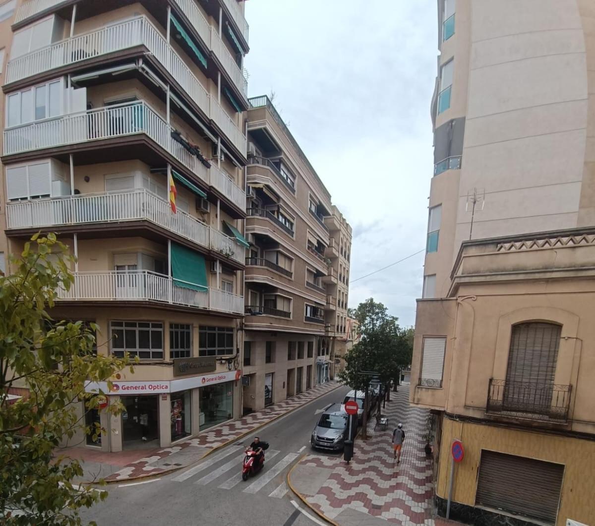 Pet Friendly - Apartamento Centrico Y Cerca De La Playa سانتا بولا المظهر الخارجي الصورة